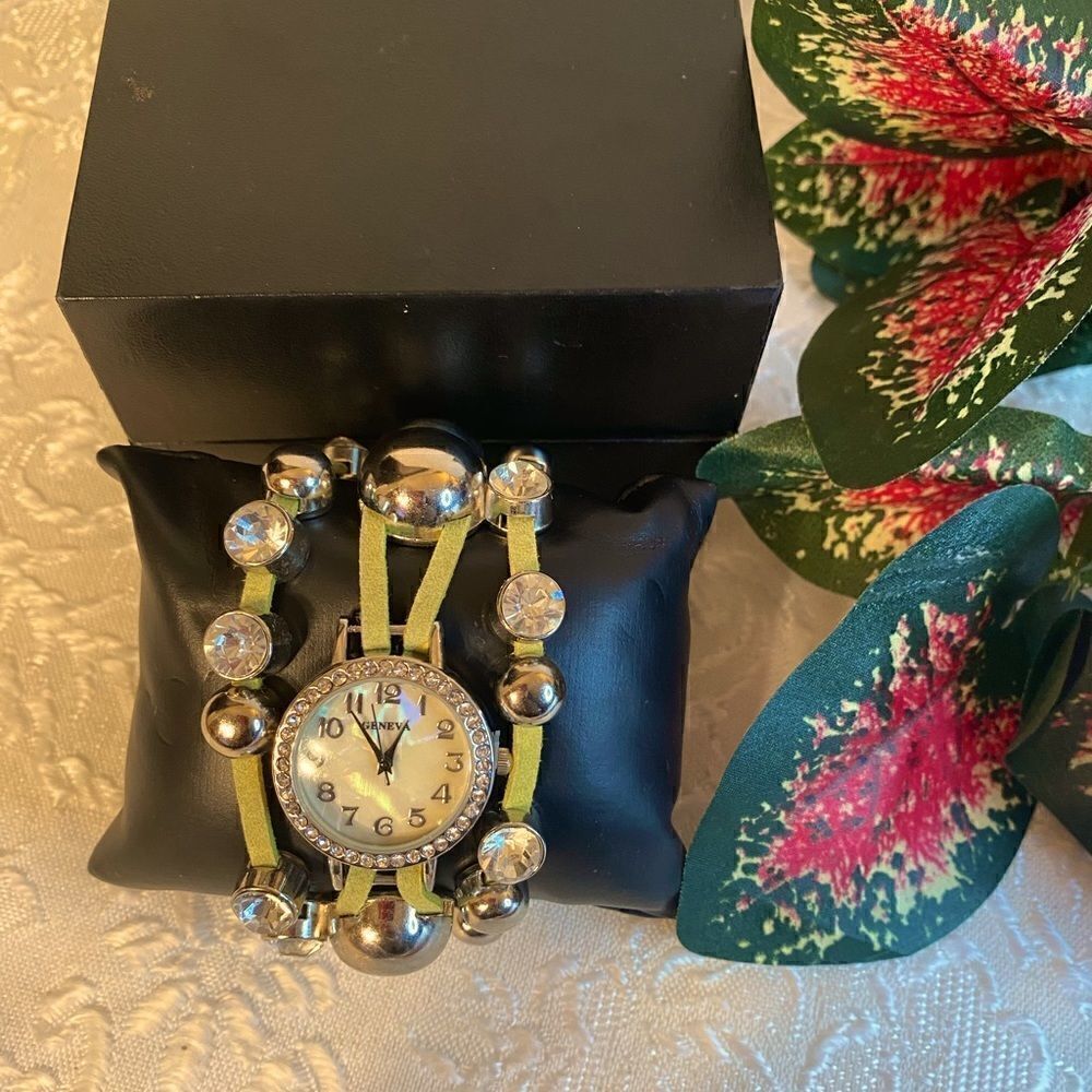 🛍Geneva Rhinestone Platinum Fashion watch Color Green